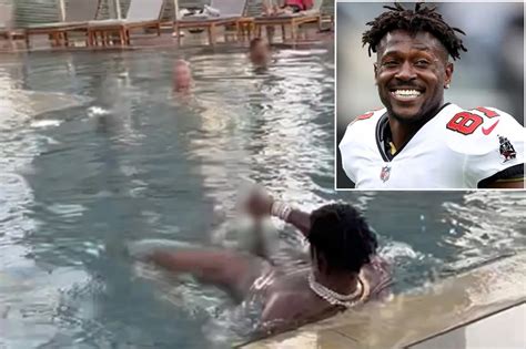 antonio brown pool|Antonio Brown Takes to Twitter After Disturbing Hotel Pool Video。